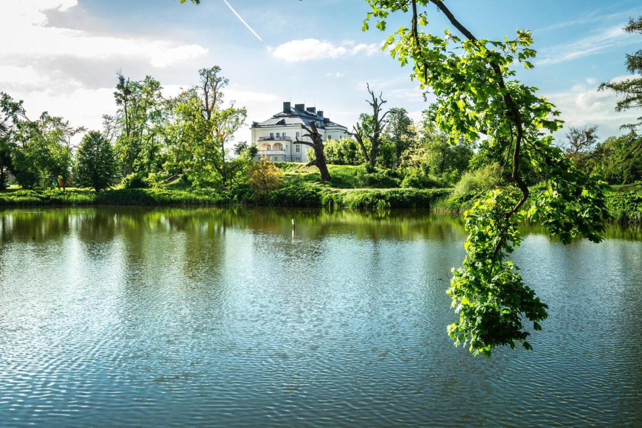 Palac Komierowo Sępólno Krajeńskie Exterior foto